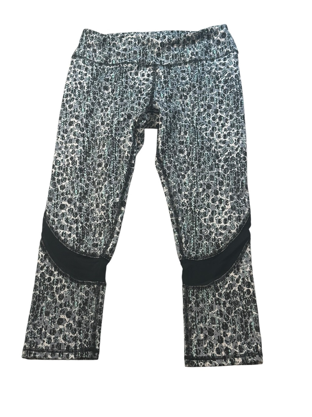 GAIAM‎ Black, White, Turquoise Pattern Leggings Size Medium Inseam 23” Womens